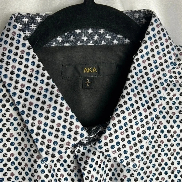 A.K.A. silk look dress shirt . Sz 1X., two tone contrasting cuff - Picture 2 of 11